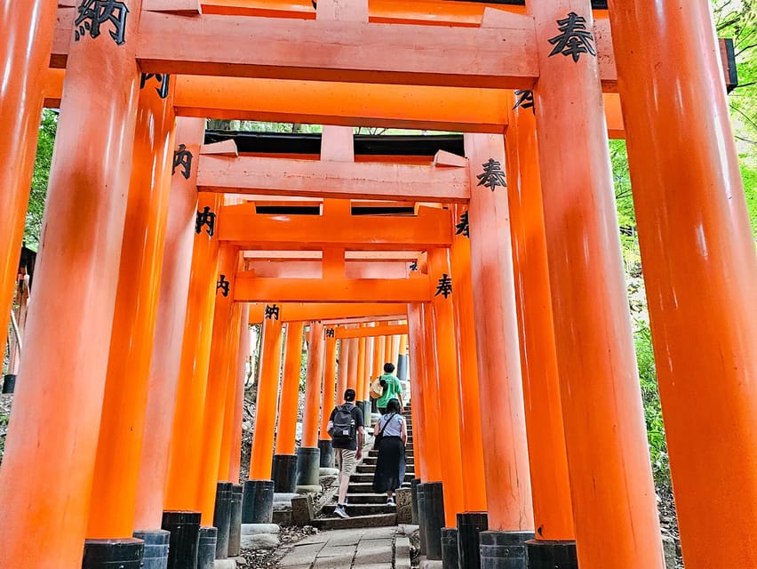 Kyoto: Fushimi Inari Taisha Guided Walking Tour - Small details that improve the experience