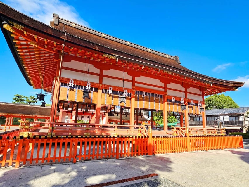 Kyoto: Fushimi Inari Taisha Guided Walking Tour - The lower shrine: a proper introduction before the gates