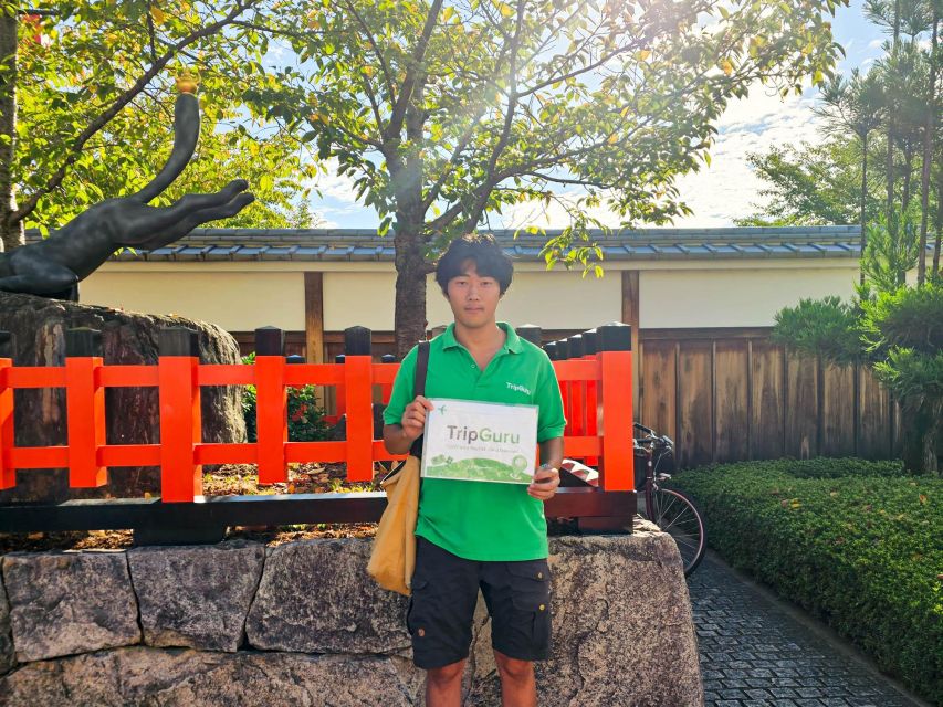 Kyoto: Fushimi Inari Taisha Guided Walking Tour - The 30-minute street-food stop