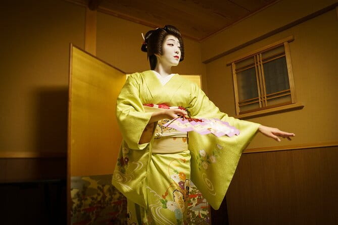 Kyoto: Geisha Dinner & Gion Cultural Walk - Beginning beside the Shirakawa Canal