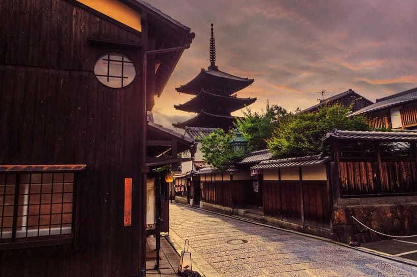 Kyoto Geisha Walking Tour: Gion District & Hidden Gems - Walking the cobbled lanes of Gion