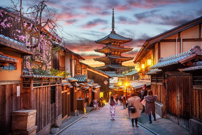 Kyoto Gion: 2-Hour Geisha Culture & History Walking Tour - Hanamikoji Street and the working world of geisha