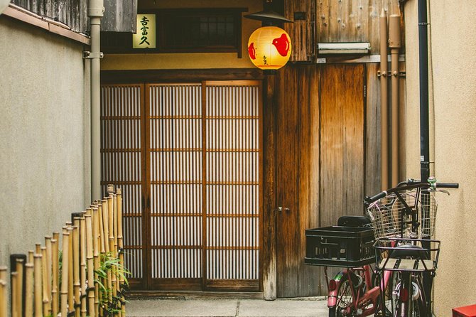 Kyoto Gion Cultural Walk & Geisha Show with Dining Options - Tatsumi-jinja and the role of Shinto