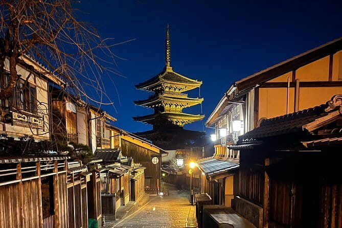 Kyoto Gion Early Morning Walking Tour - Yasaka Shrine closes the loop