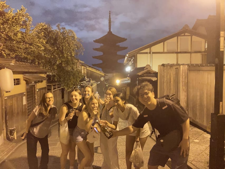 Kyoto: Gion Evening Walk with Hidden Gems, Geisha & Sake - Yasaka Pagoda under lantern light