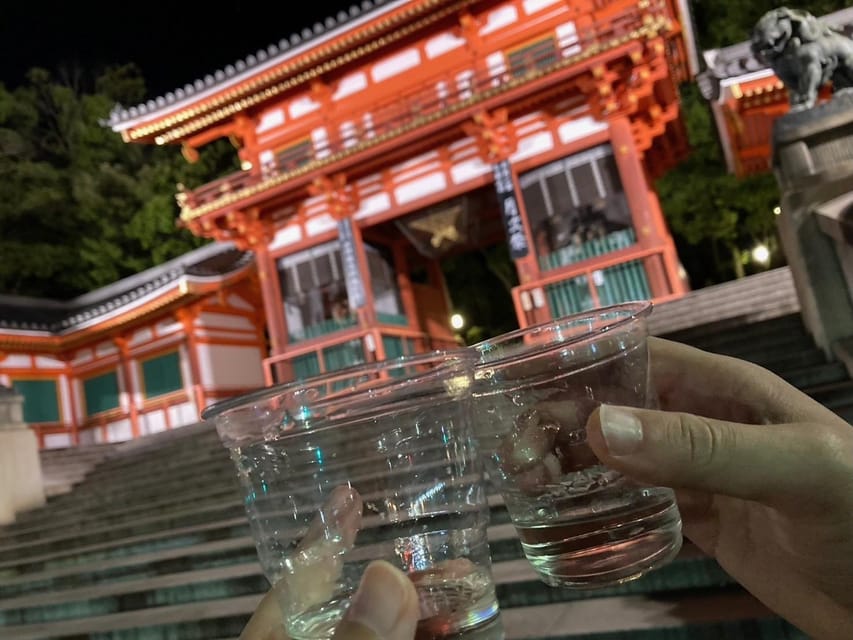 Kyoto: Gion Evening Walk with Hidden Gems, Geisha & Sake - Ninenzaka and the pleasure of a slow slope