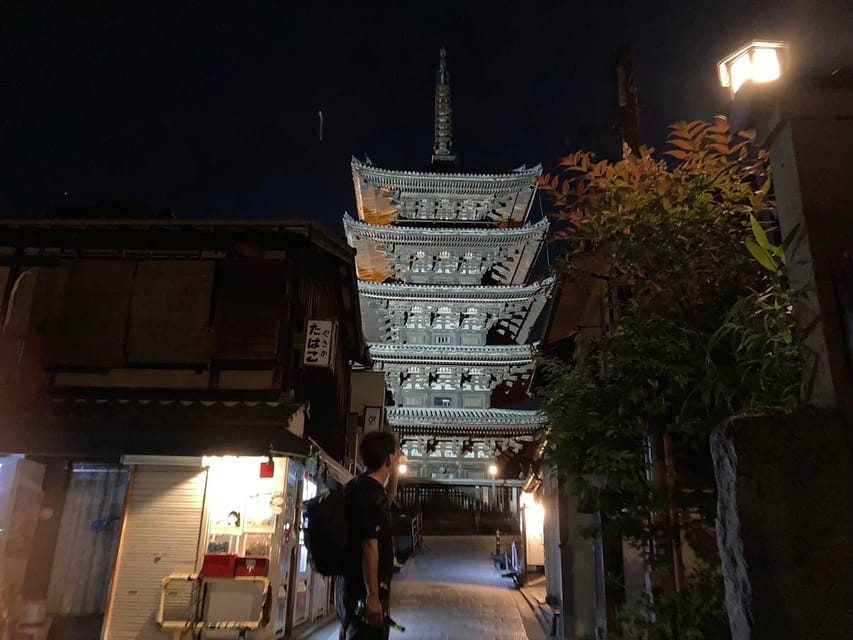 Kyoto: Gion Evening Walk with Hidden Gems, Geisha & Sake - What the sake adds to the evening
