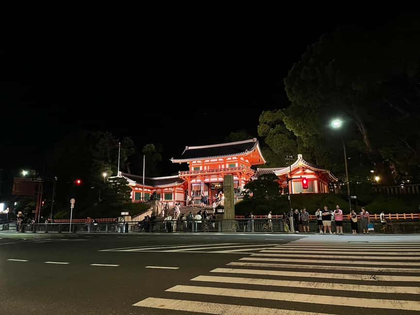 Kyoto: Gion & Geisha District Night Time Walking Tour - Maruyama Park and a slower Kyoto moment