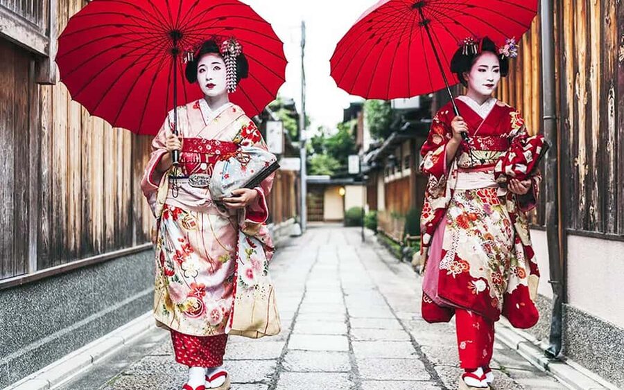 Kyoto: Gion Hidden Gems & Geisha Culture Tour - Tatsumi-jinja and the first cultural stop