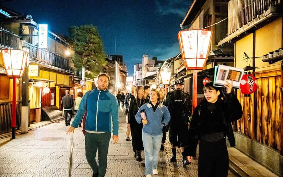 Kyoto: Gion Hidden Gems & Geisha Culture Tour - Gion Shirakawa and the willow-lined canal