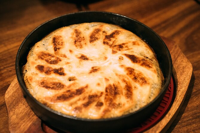 Kyoto: Gion Local Food Tour (Taste 15 Dishes) - A walk through Gion and Yasaka Shrine