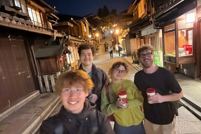 Kyoto: Gion Magical Night Walking Tour - Yasaka Shrine, Gion’s grand finish