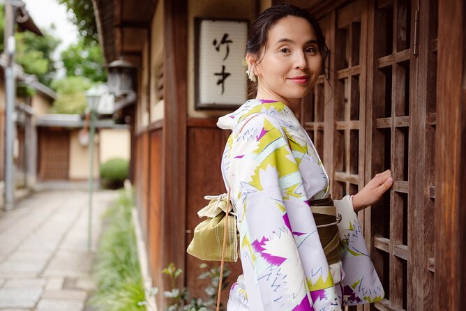 Kyoto Gion Photoshoot - Private Session | Pro Photographer - Choosing your 30 final photographs