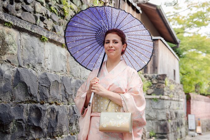 Kyoto Gion Photoshoot - Private Session | Pro Photographer - Meeting Marco at Yasaka Shrine