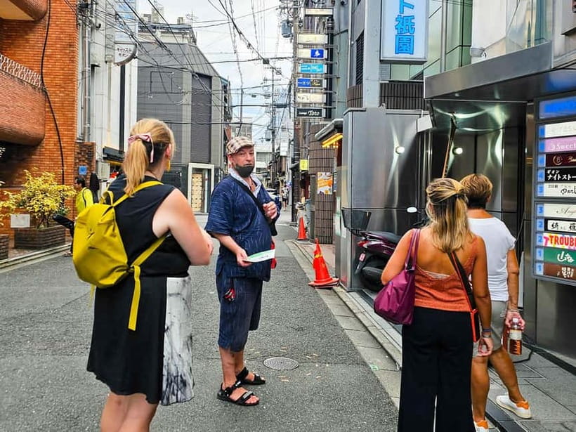 Kyoto: Gion Sunset Walking Tour with Local Guide - Which guide style suits you?
