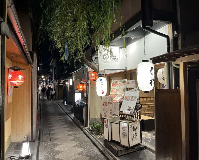 Kyoto: Gion Walking Tour - Gion-Kobu and the wooden streets of Shirakawa