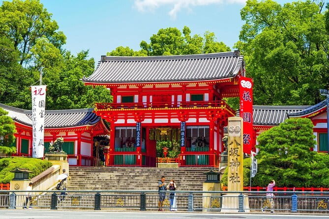 Kyoto Gion Walking Tour for First Time Visitors - Gion: wooden houses, teahouses, and local orientation