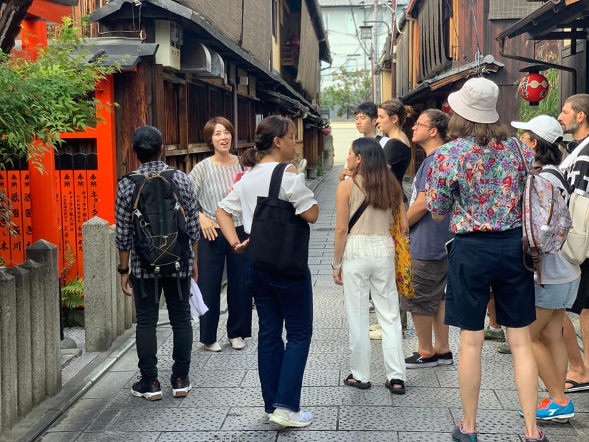 Kyoto: Gion World of the Geisha Guided Walking Tour - The guide makes the difference