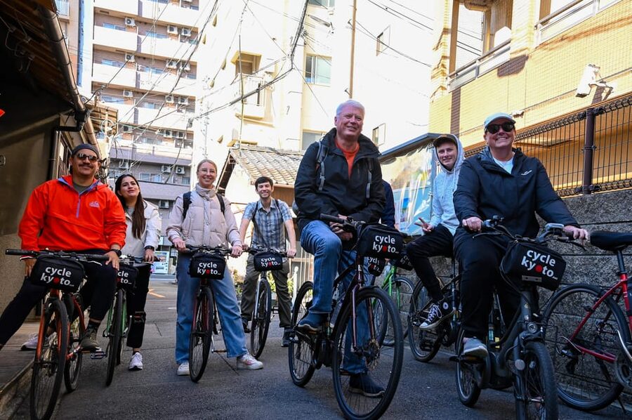 Kyoto: Half-day Guided Bike Tour with Fushimi Inari - Price, group size, and the e-bike decision