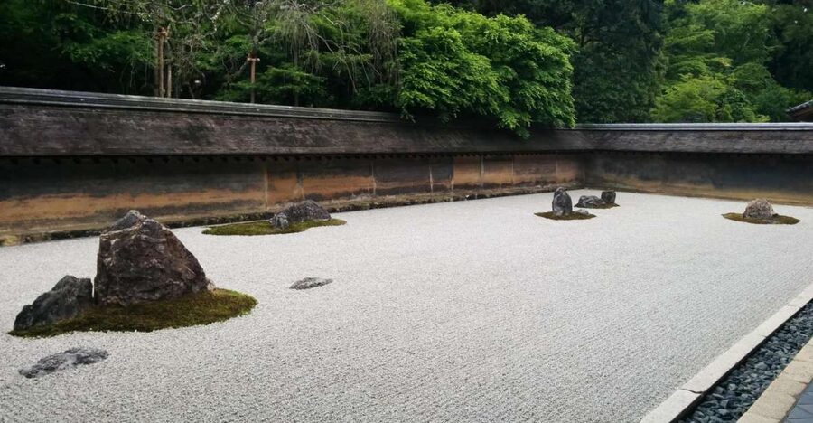 Kyoto Highlights 7-Hour Private Guided Tour - The southeast route: sake, shrines, and old Kyoto streets