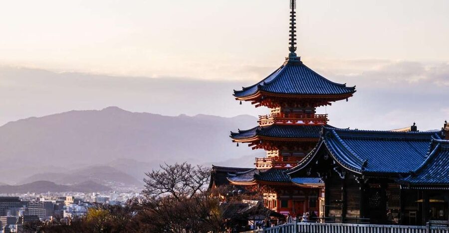 Kyoto: Historic Higashiyama Walking Tour - Why this four-hour route works