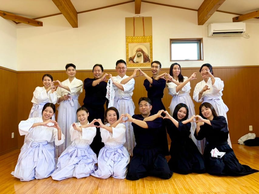 Kyoto: Kendo Samurai Experience Tour - Learning the bamboo sword techniques