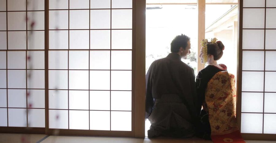 Kyoto kiyomizu Temple : Maiko and Samurai Couple Photoshoot - From Kiyomizu-michi Bus Stop to the Studio