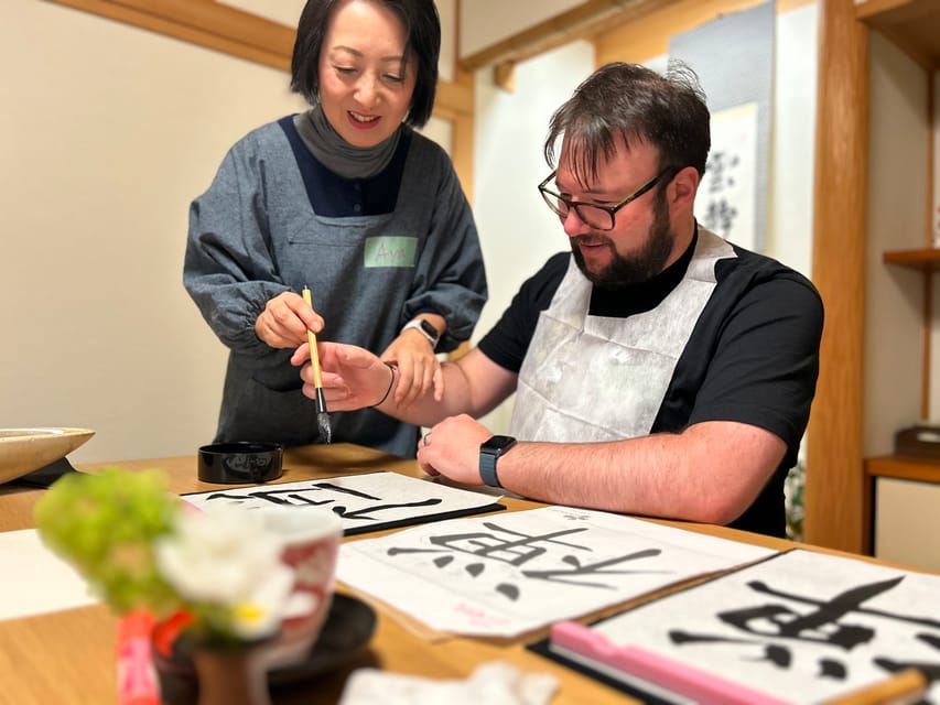 Kyoto: Local Home Visit and Japanese Calligraphy Class - A Kyoto calligraphy lesson with a personal setting