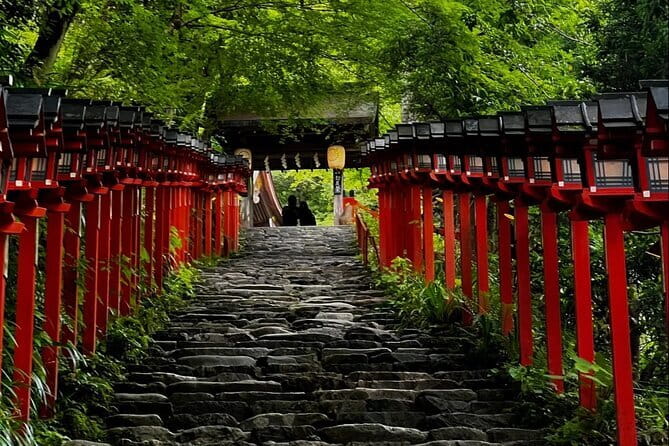 Kyoto Magical Night English Tour: Gion & Fushimi Inari Shrine - What the guides add to the evening