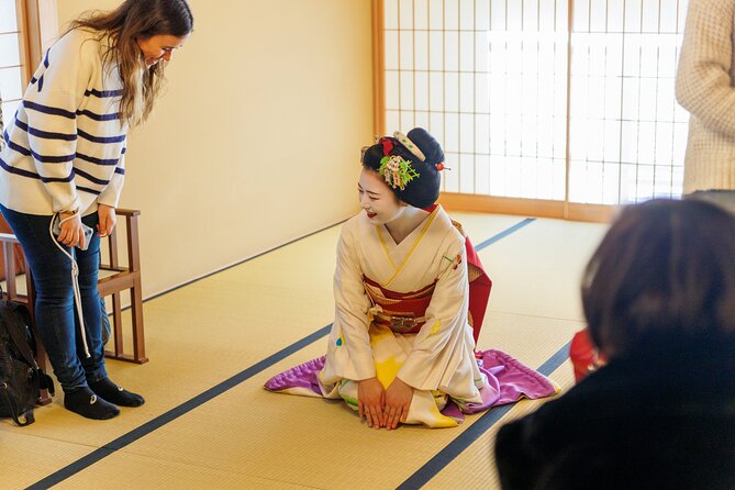 Kyoto: Meet the Geisha Maiko with Gion Walking Tour - Kenninji Temple: a photo stop, not a full temple visit