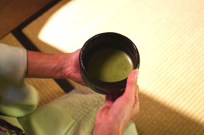 Kyoto: Newly Opened Tea Ceremony - Sanjo Chasuian - The nijiriguchi and the tea room atmosphere