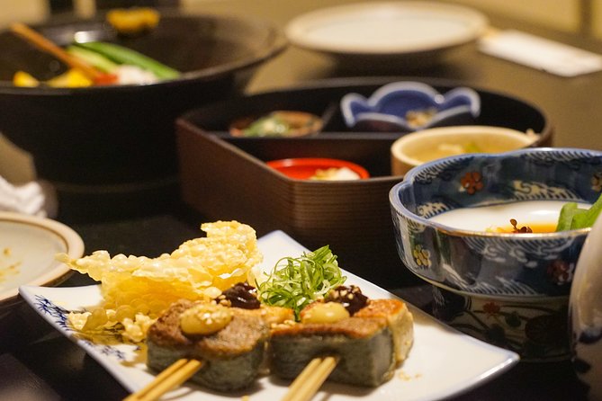 Kyoto Night Foodie Tour in Gion (9+ dishes + 6 Sake tastings) - Kawaramachidori and the sake tasting