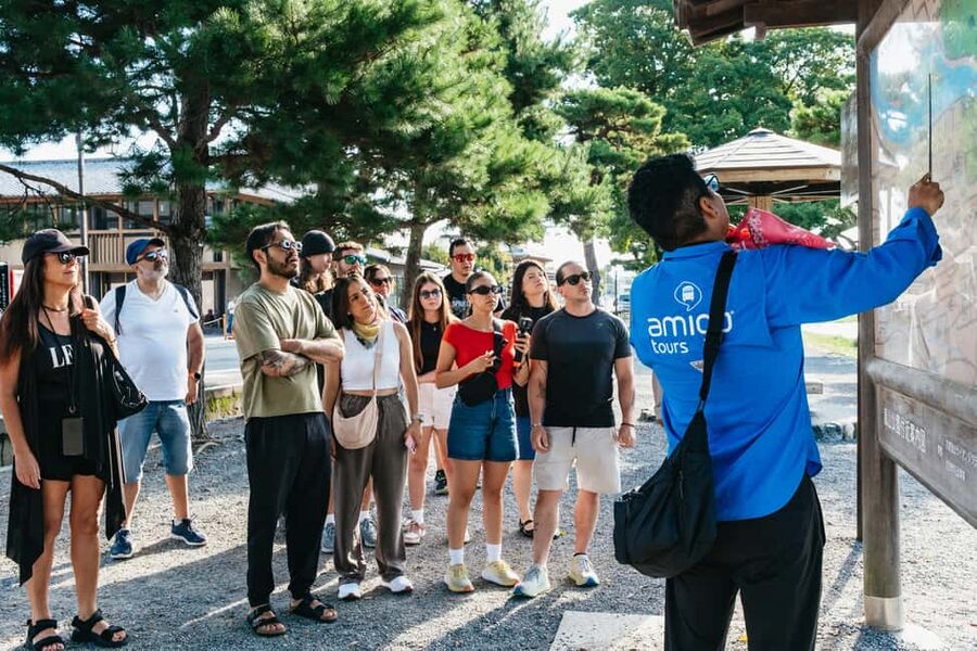 Kyoto: Nijo Castle, Kiyomizu & Fushimi Inari Guided Tour - Guides, languages, and the pace of the day