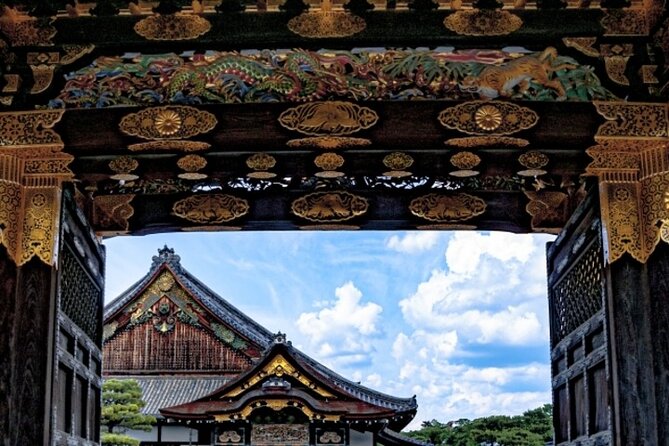 Kyoto: Nijo Castle World Heritage Guided Tour with Admission - Gates, gardens, and the best places for photographs