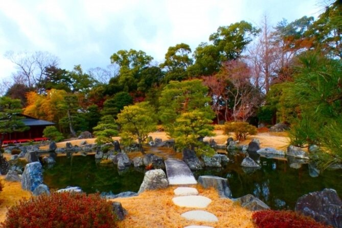 Kyoto: Nijo Castle World Heritage Guided Tour with Admission - What the guide adds to the visit