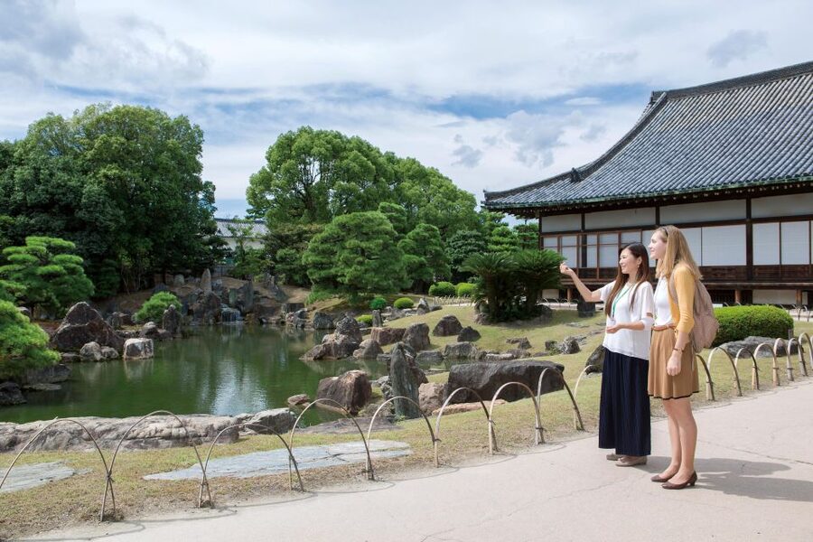 Kyoto: Nijo-jo Castle and Ninomaru Palace Guided Tour - Why Nijo Castle feels different from a typical castle visit
