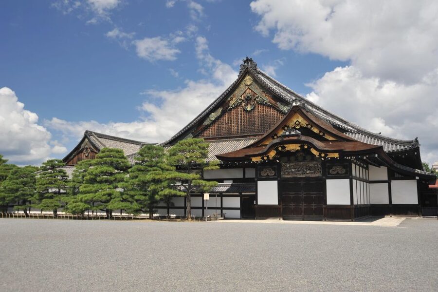 Kyoto: Nijo-jo Castle and Ninomaru Palace Guided Tour - The extra-access areas