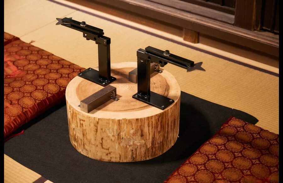 Kyoto: Ninja Weapon Forging Experience - Heating and hammering the steel