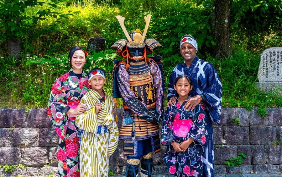 Kyoto: Private Gion District Photoshoot Experience - Kimono sessions, families, and changing outfits