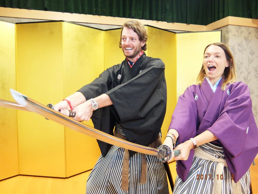 Kyoto: Samurai Sword Class by Experts in Traditional Arts - Entering the Kyoto dojo near Gion