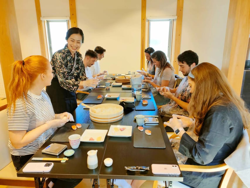 Kyoto: Small-Group Authentic Sushi Making Workshop - Making nigiri, maki, and gunkan