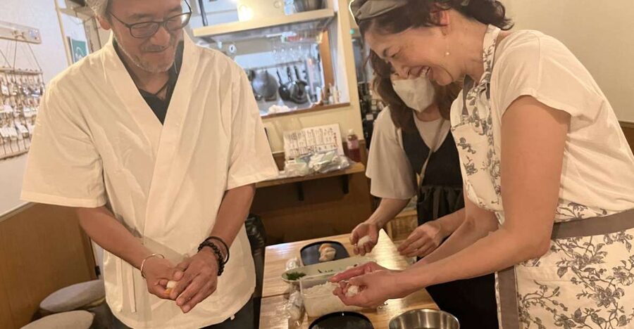 Kyoto: Sushi Making Class with Sushi Chef - Making nigiri with fish prepared that morning