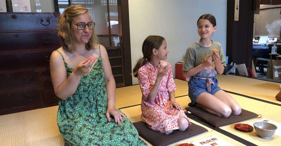 Kyoto: Tea Ceremony Meditation - Make Matcha with Tea Master - What the tea master demonstrates first