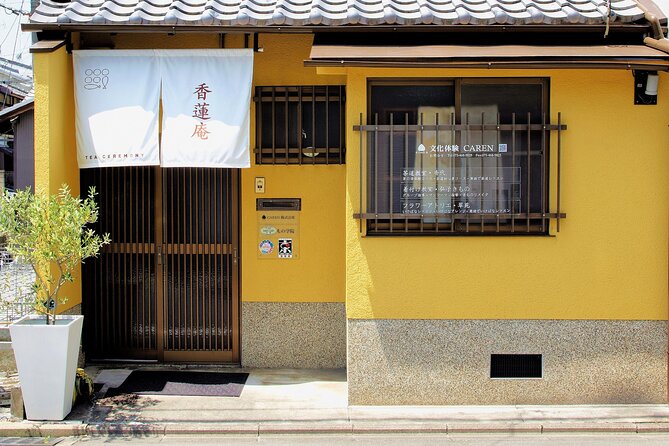 KYOTO Tea Ceremony with kimono near by Imamiya Jinjya Shrine - Who will enjoy this most?