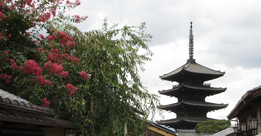 KYOTO: Tempio Kiyomizu Pagode Gion “Geisya” (Guida Italiana) - Sannenzaka and Ninenzaka, Kyoto’s old approach streets