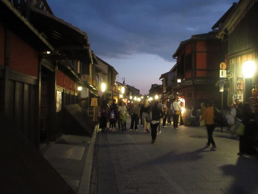 KYOTO: Tempio Kiyomizu Pagode Gion “Geisya” (Guida Italiana) - The 15-minute ride to Kiyomizu-dera