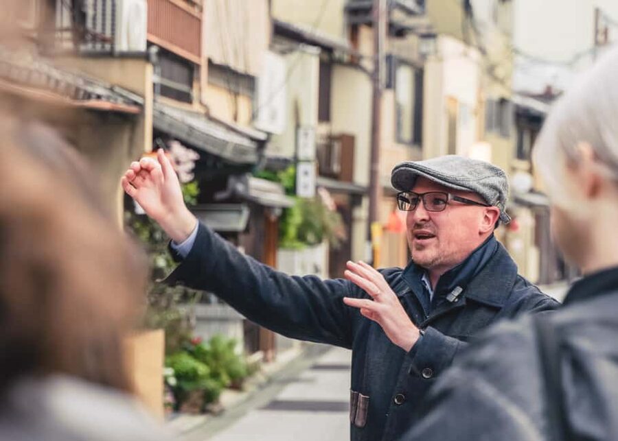 Kyoto: The Geisha Districts of Kyoto Walking Tour - Weather, walking and practical comfort