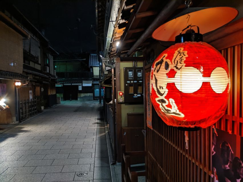 Kyoto: The Geisha Districts of Kyoto Walking Tour - What the guide adds to the experience