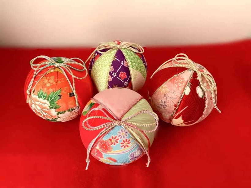 Kyoto: Traditional Kimono Fabric Handicrafts Workshop - What the two hours feel like