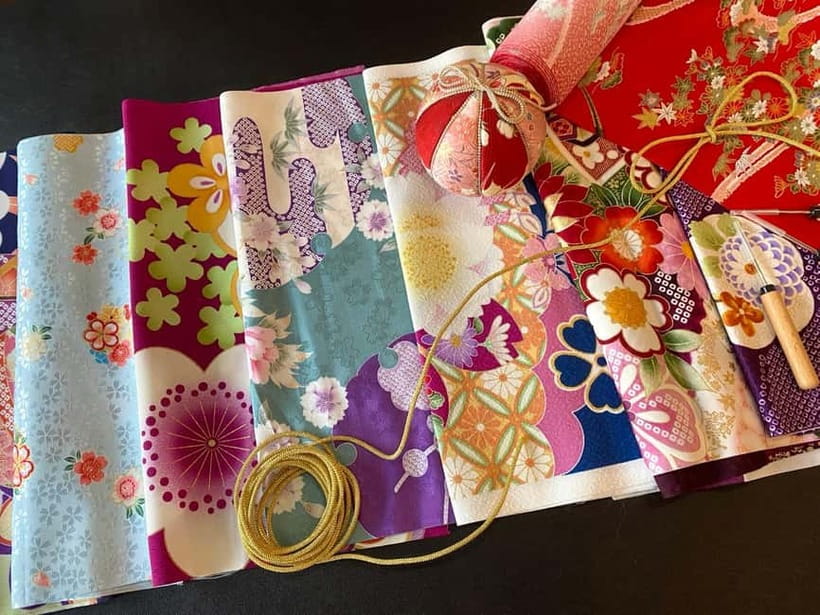Kyoto: Traditional Kimono Fabric Handicrafts Workshop - A handmade souvenir with real use